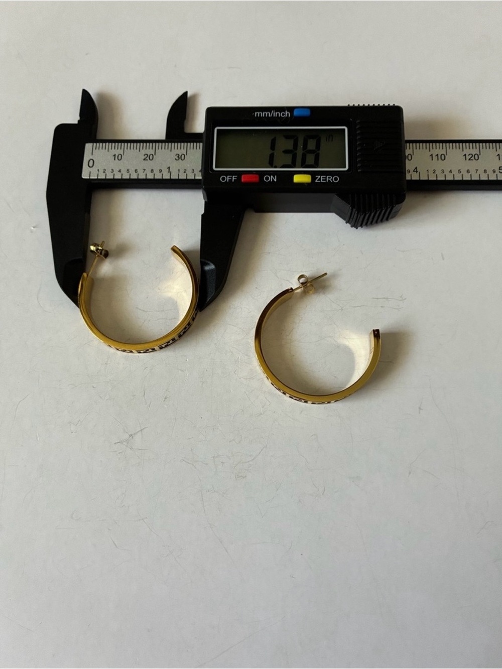 18K Gold and Black Fendi FF Pattern Hoop Earrings - Picture 5 of 7
